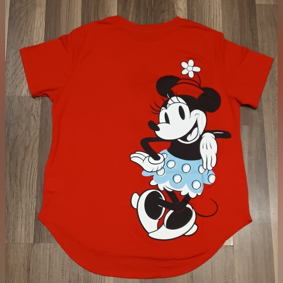 𝑫𝑰𝑺𝑵𝑬𝒀 𝑴𝒊𝒄𝒌𝒆𝒚/𝑴𝒊𝒏𝒏𝒊𝒆 𝑮𝒓𝒂𝒑𝒉𝒊𝒄 𝑹𝒆𝒅 𝑻𝒐𝒑 - Picture 3 of 10